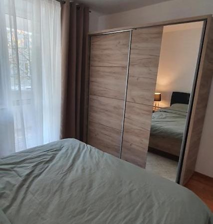 Apartament Chaplins 3 Camere Piatra Neamţ Dış mekan fotoğraf