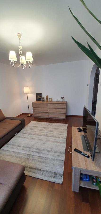 Apartament Chaplins 3 Camere Piatra Neamţ Dış mekan fotoğraf