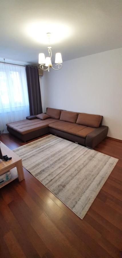 Apartament Chaplins 3 Camere Piatra Neamţ Dış mekan fotoğraf