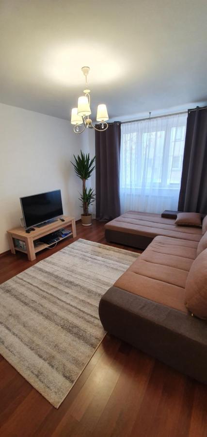 Apartament Chaplins 3 Camere Piatra Neamţ Dış mekan fotoğraf